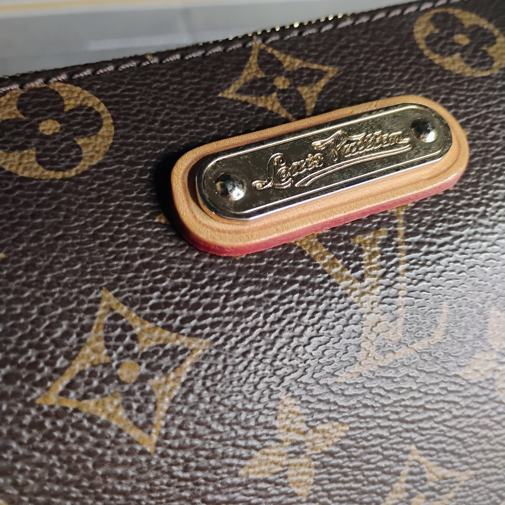 Louis Vuitton Brown Monogram Clutch - Picture 6 of 16